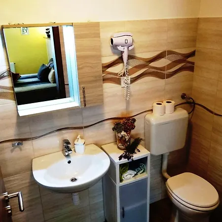 Konukevi Tulipan Apartmanhaz Bük