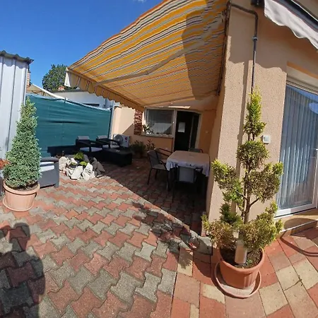 Tulipan Apartmanhaz Gæstehus