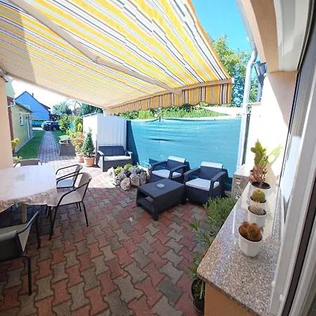 Penzion Tulipan Apartmanhaz *