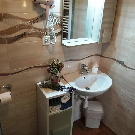 Tulipan Apartmanhaz Bük
