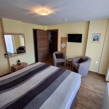 Tulipán 4*