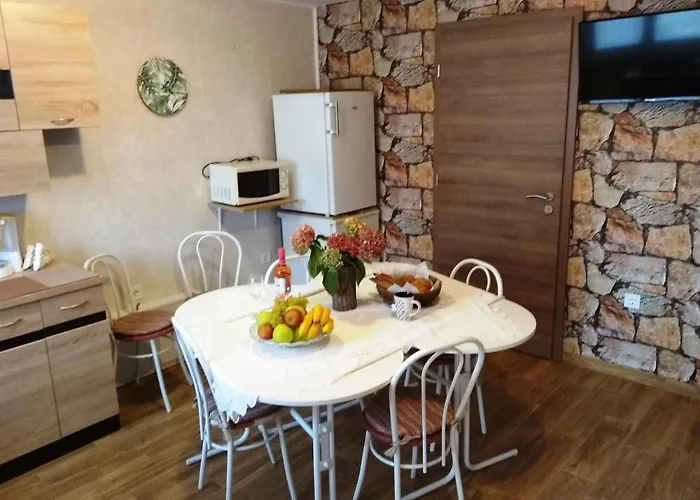 Tulipan Apartmanhaz Гостевой дом 4*