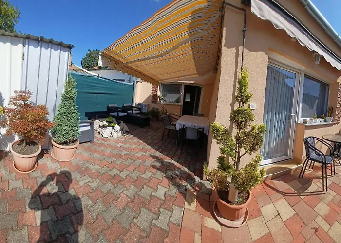 Tulipan Apartmanhaz Гостевой дом