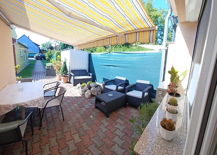 Гостевой дом Tulipan Apartmanhaz 4*